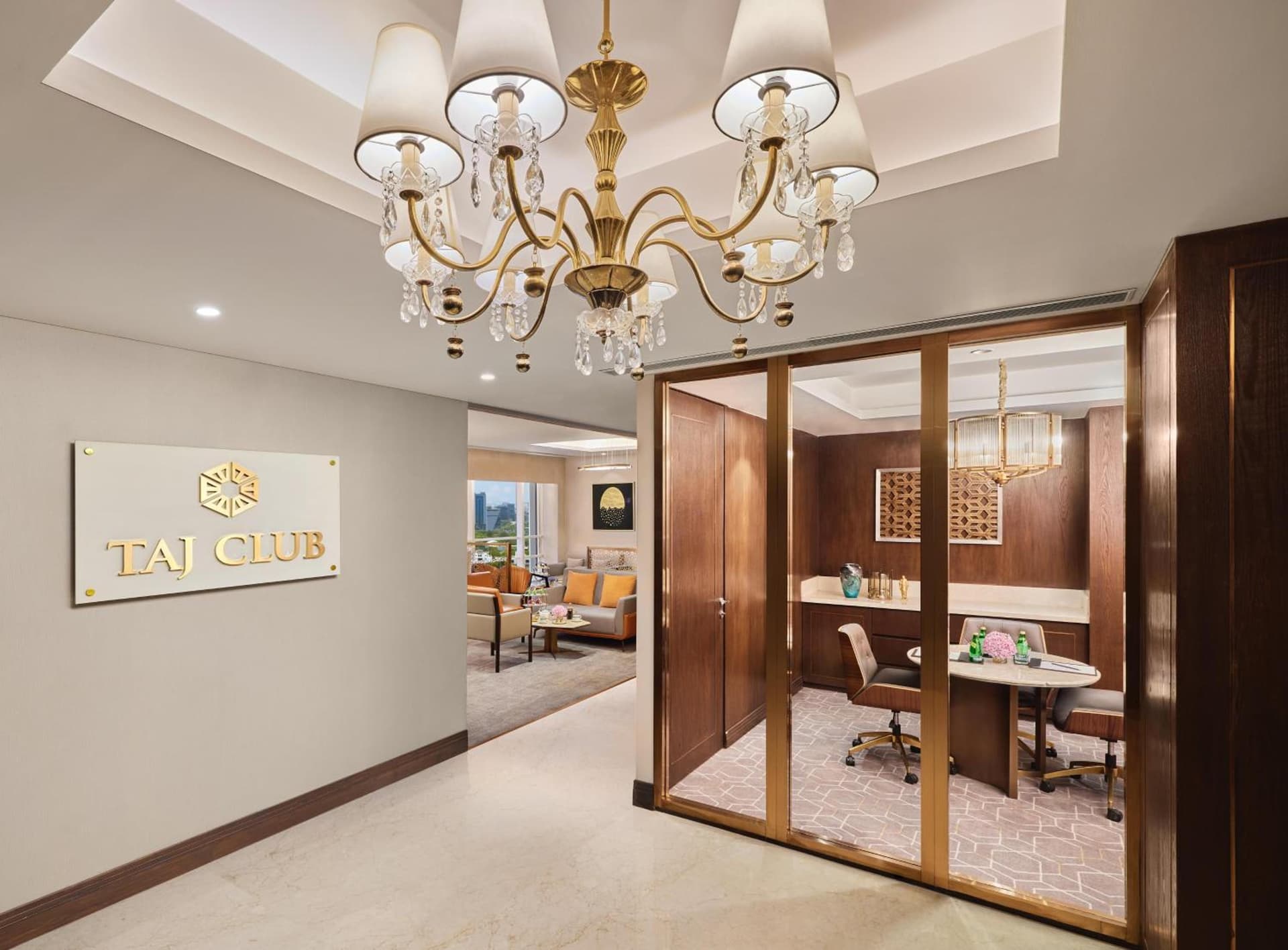 Club King Room