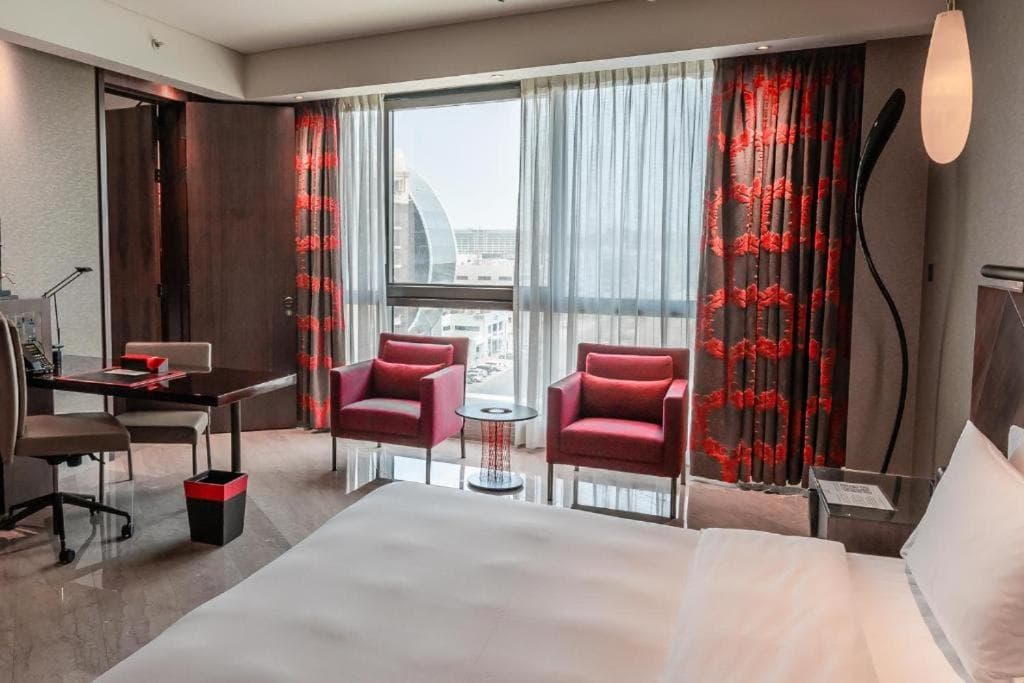 Superior King Room City View