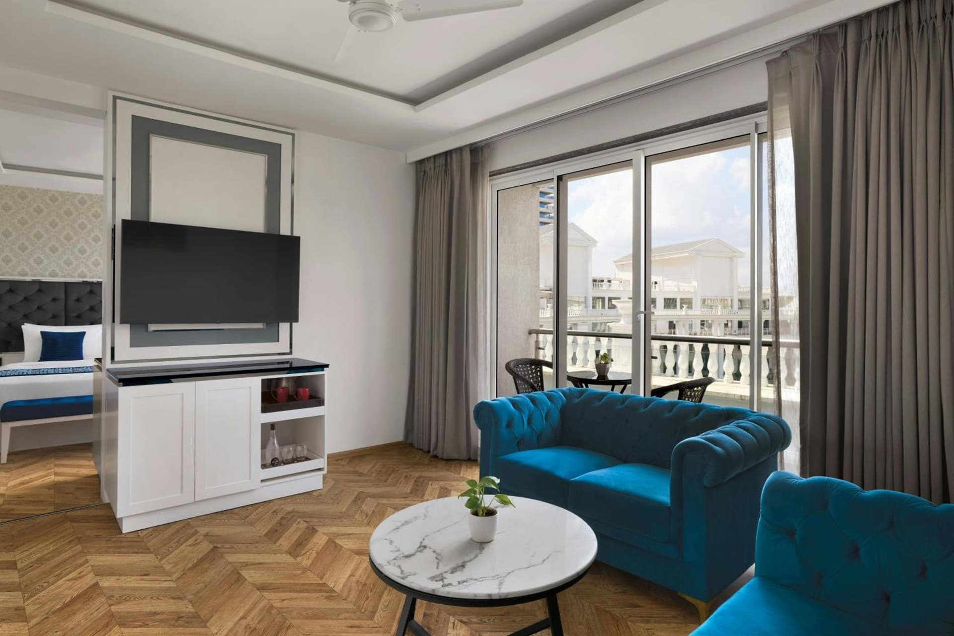 Suite King Garden View Balcony Room