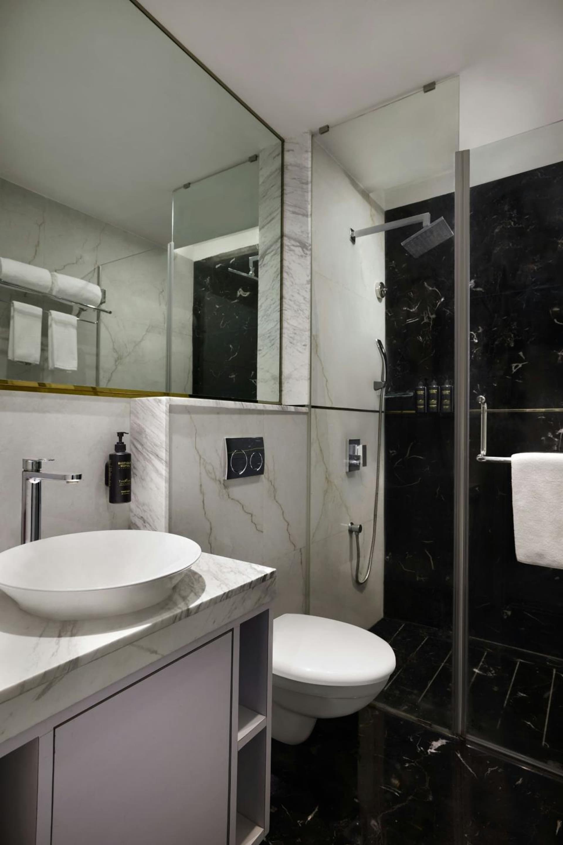 Premium Twin City View Room