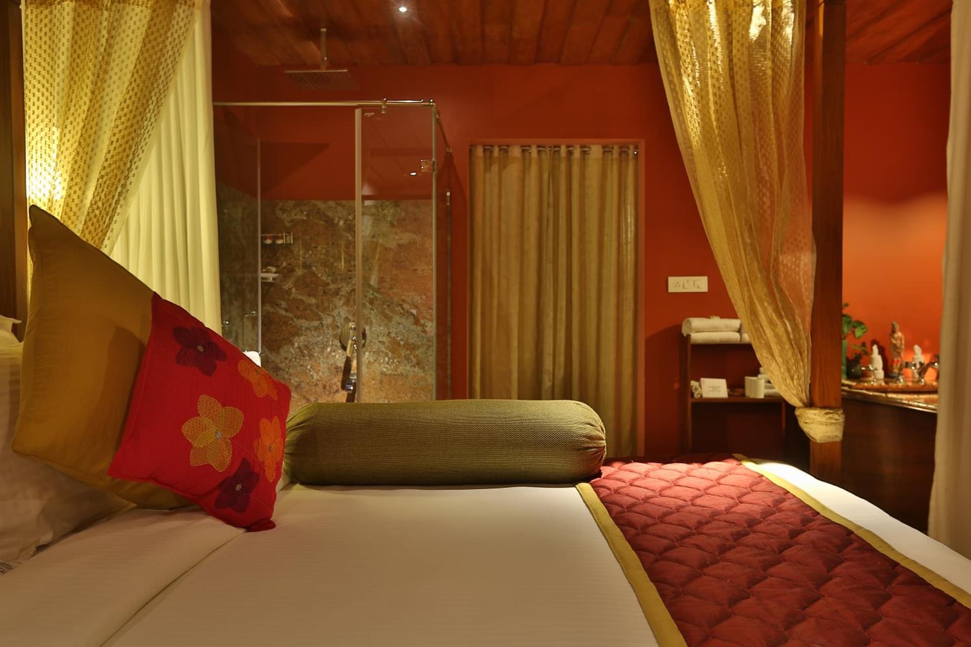 Honeymoon Suite