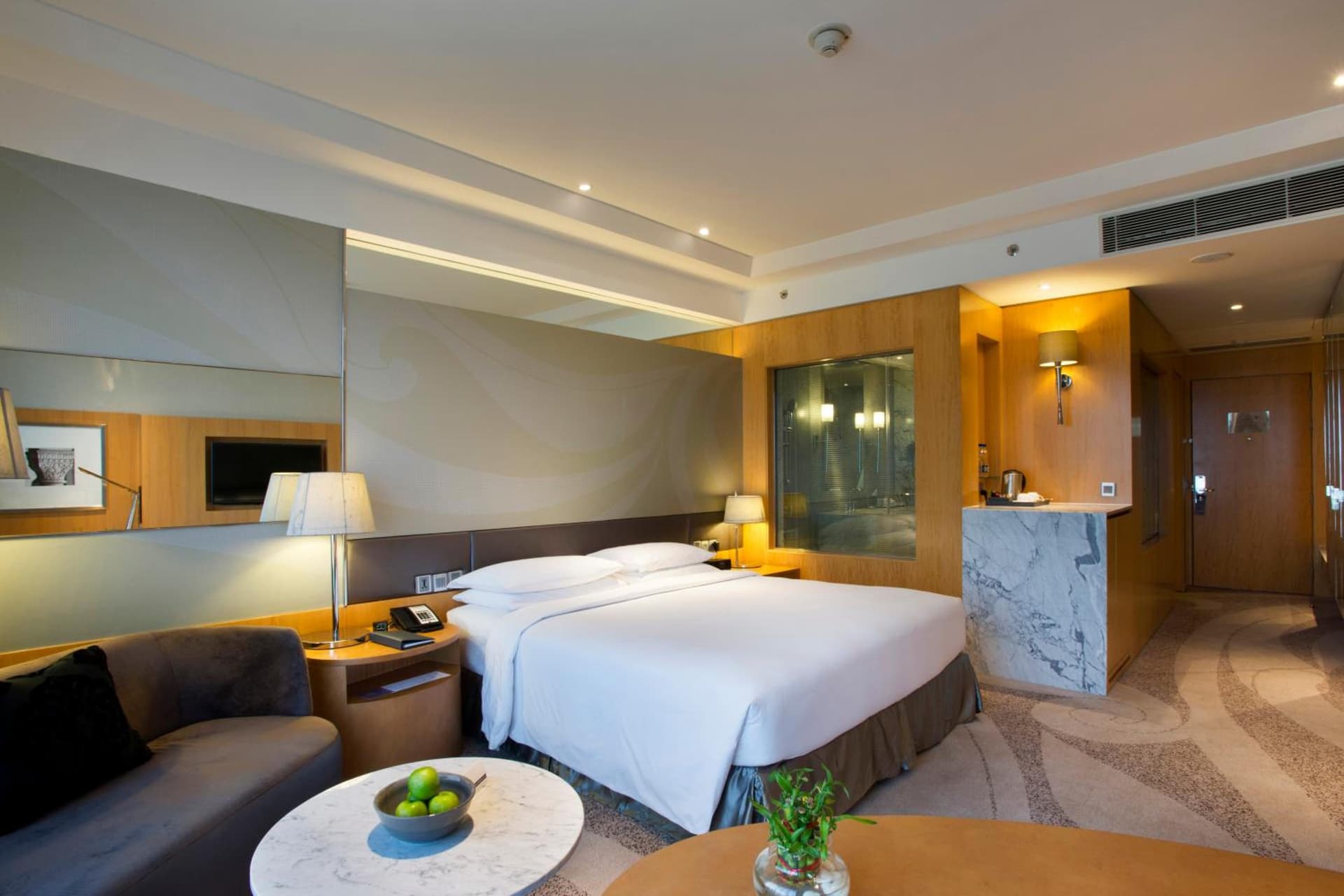 Club King Room