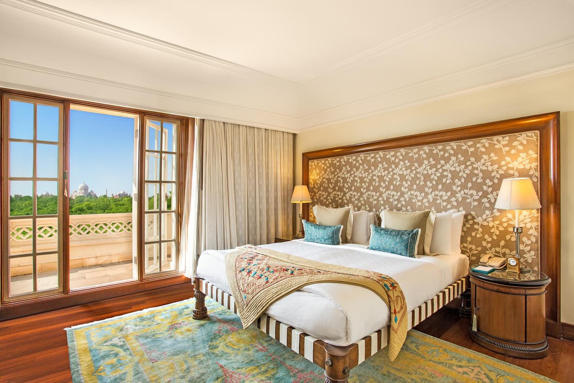 Deluxe Suite with Private Balcony