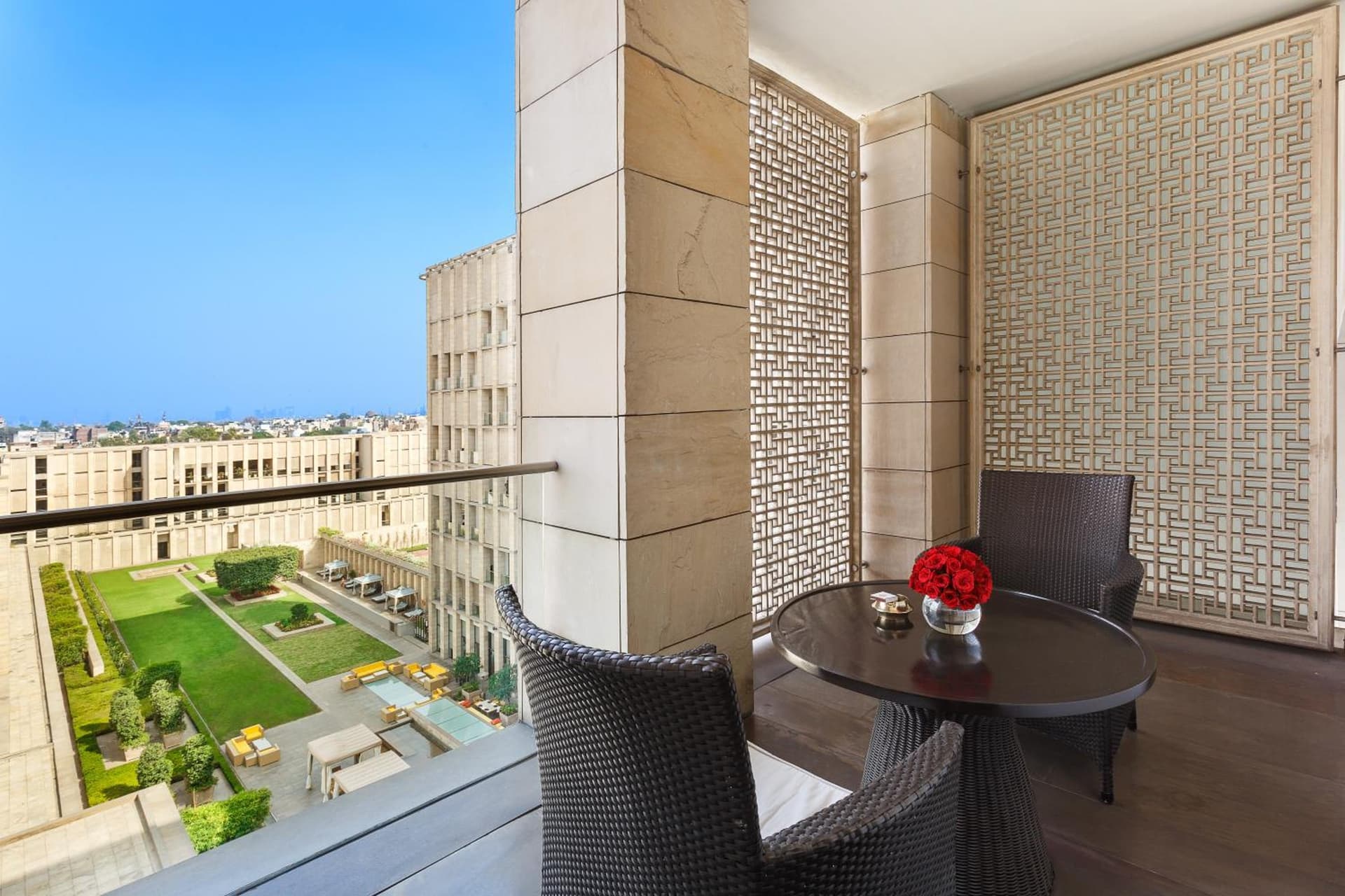 Standard King Pool View Plunge Pool Room