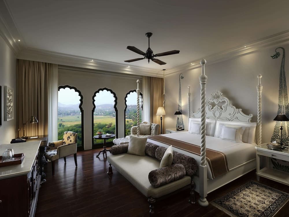 Deluxe Double Smoking Room