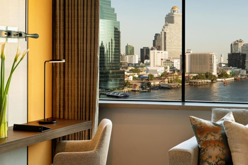 Family King River View Room