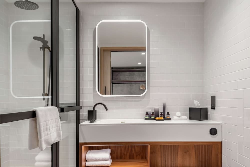 Junior Suite King Room
