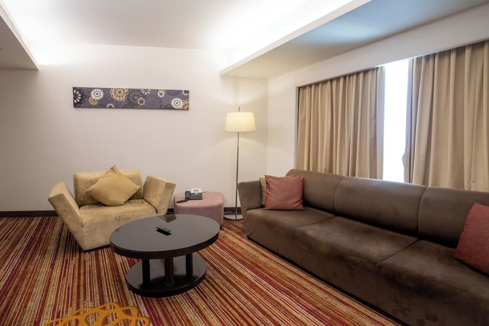 Junior Suite King Room