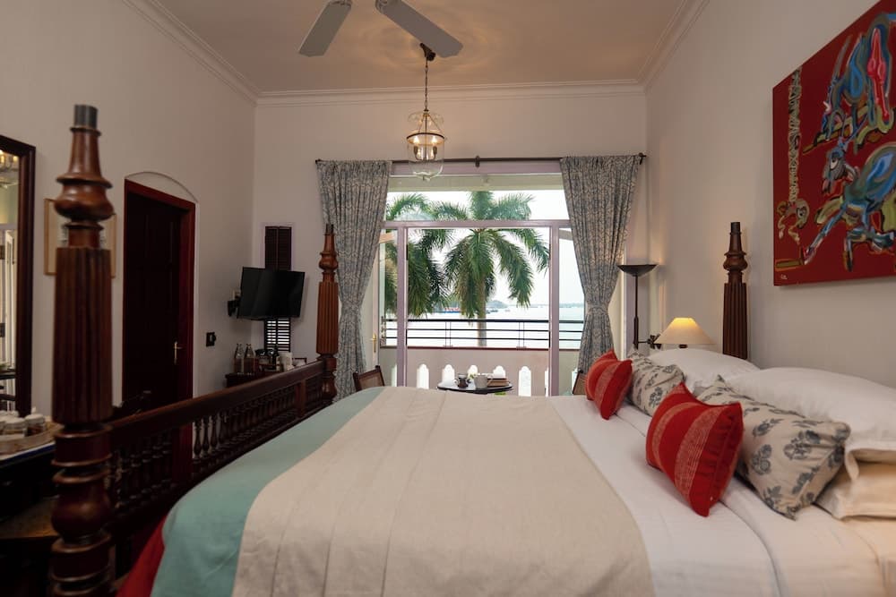 King Sea View Room