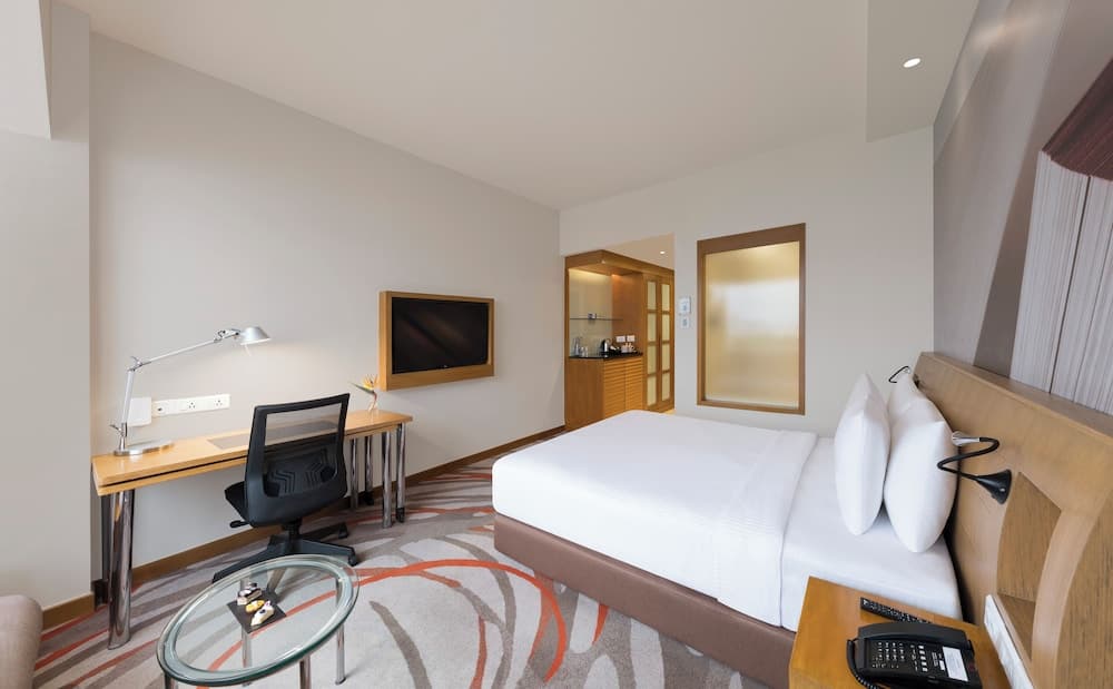 Premier Queen Room