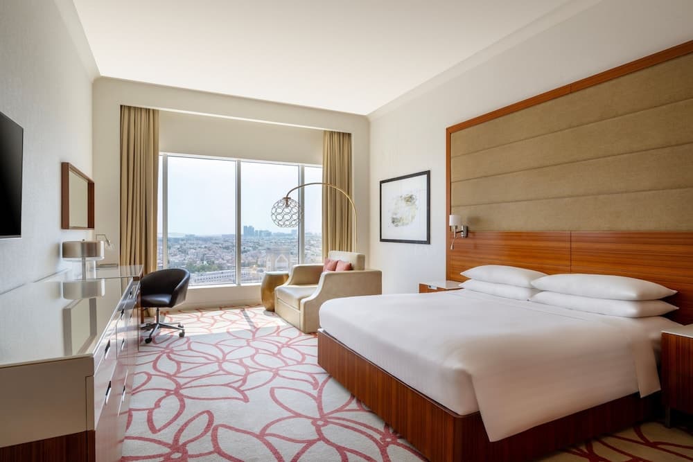 Deluxe Queen Room
