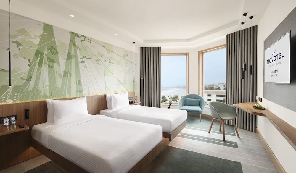 Premier Twin Bed City View Higher Floor