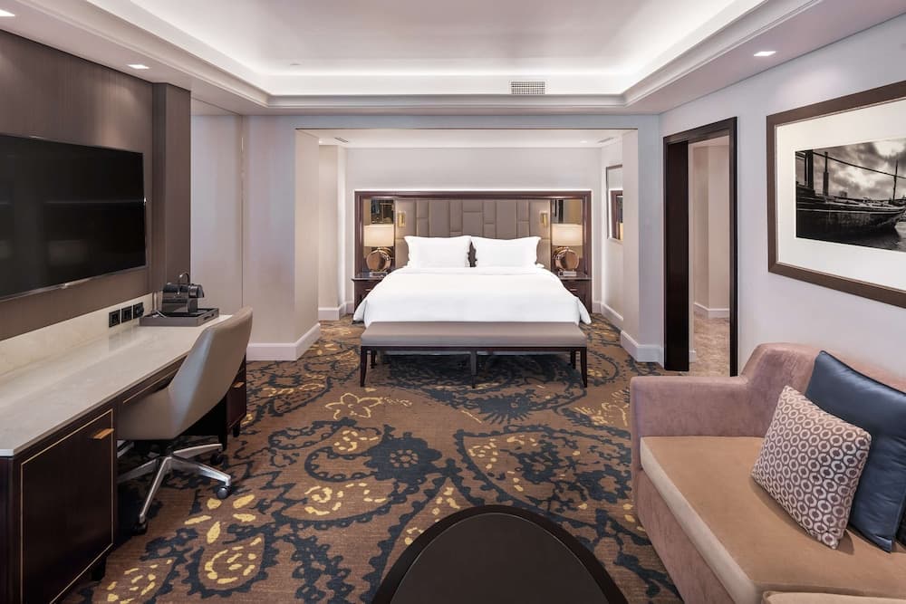 Junior Suite King Balcony Room