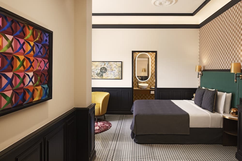 Premium King Room