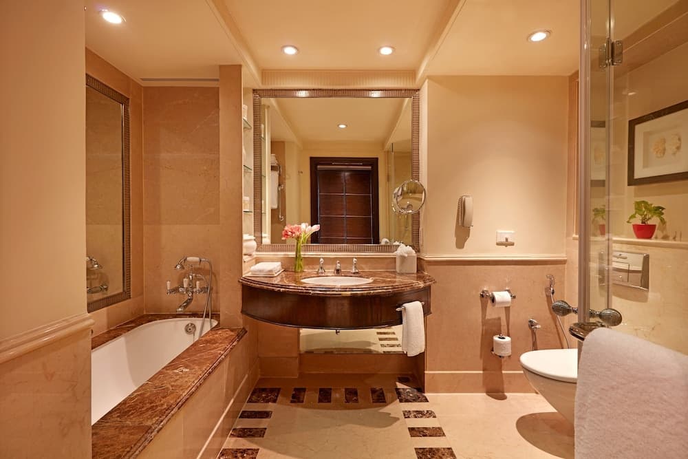 Executive Double Pool View Room