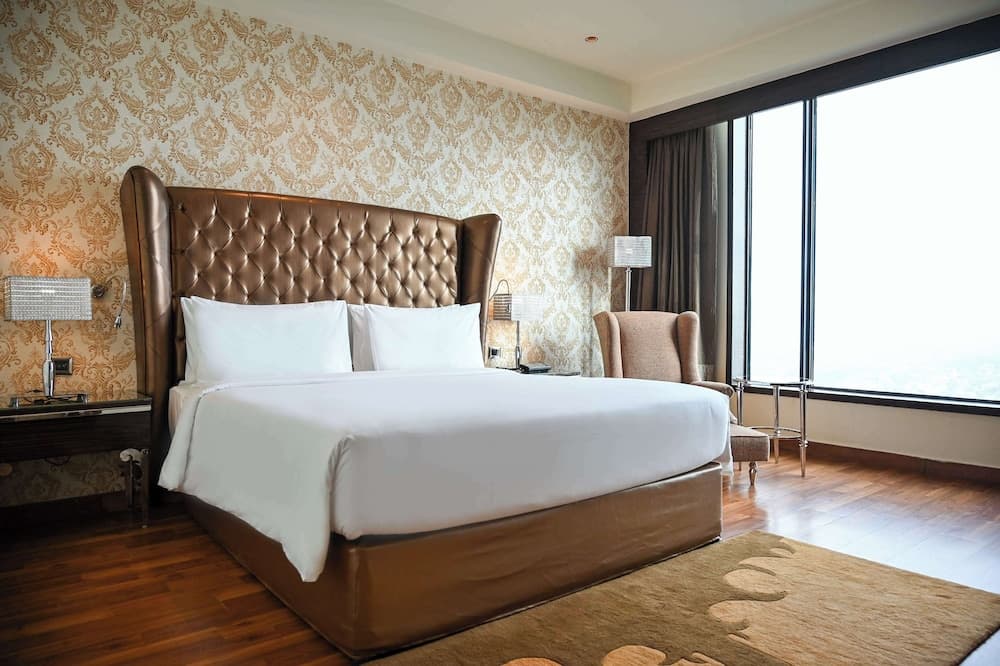 Business King Room