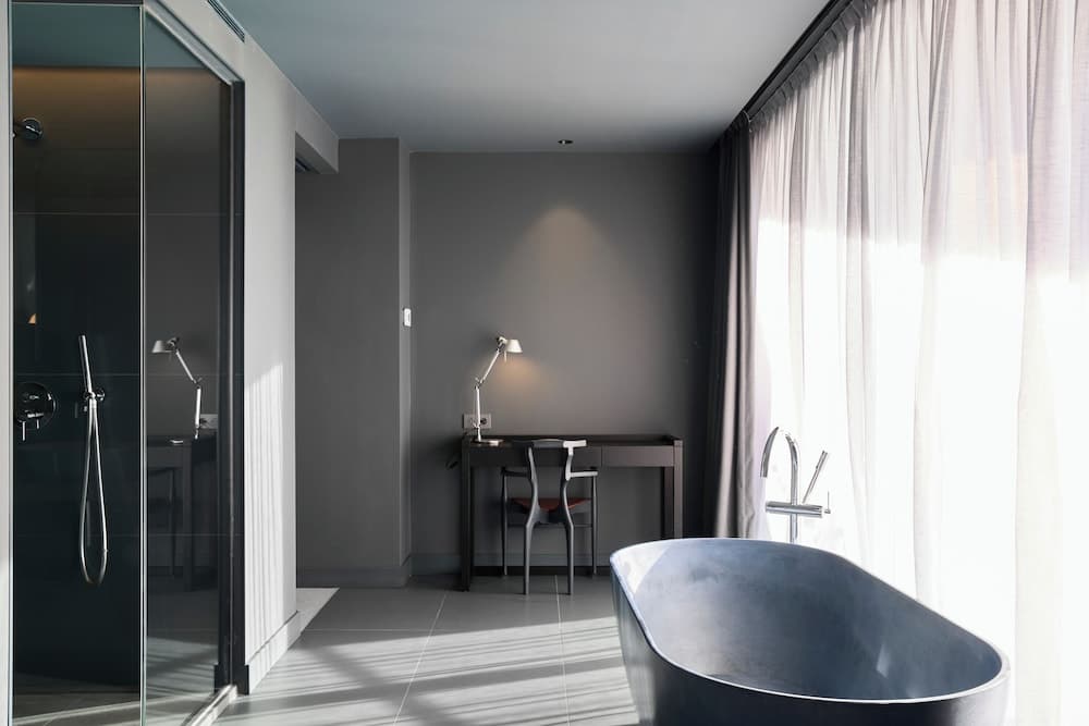 Premium King Room