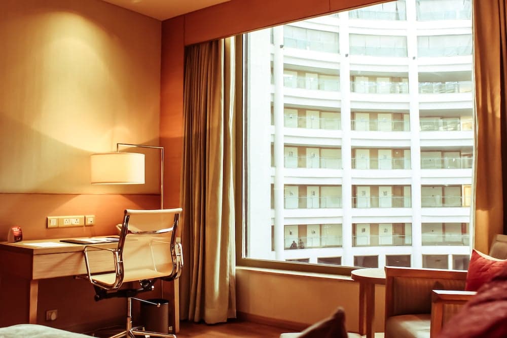 Business King Room
