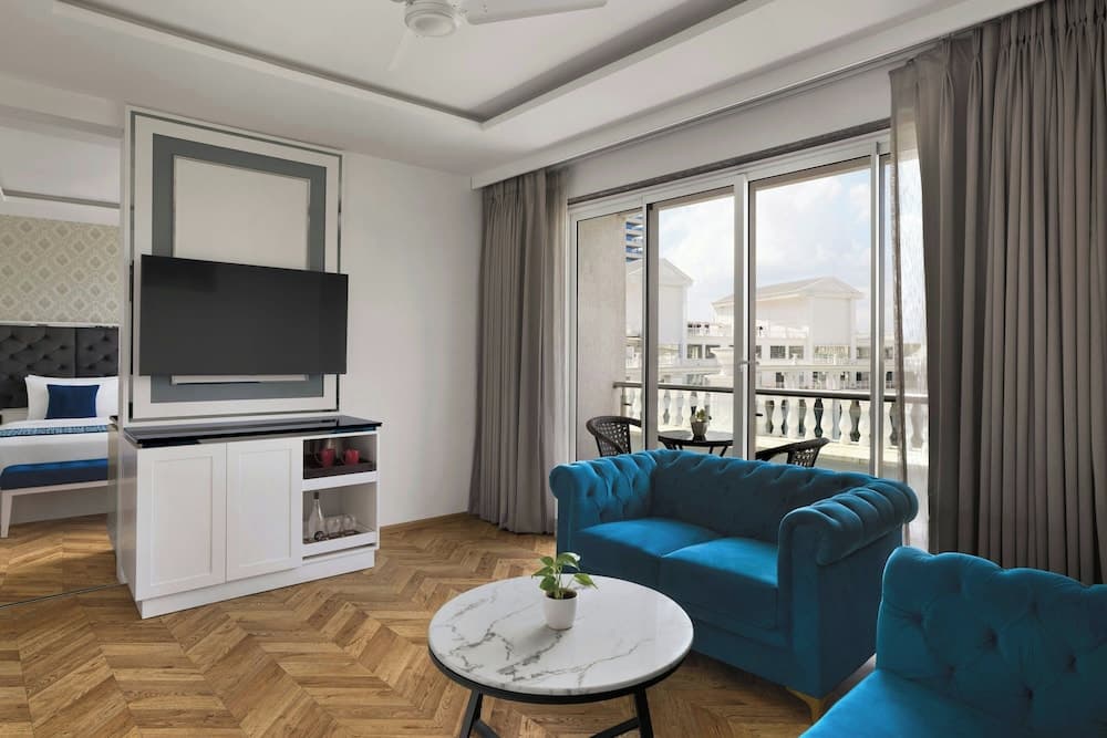 Suite King Garden View Balcony Room