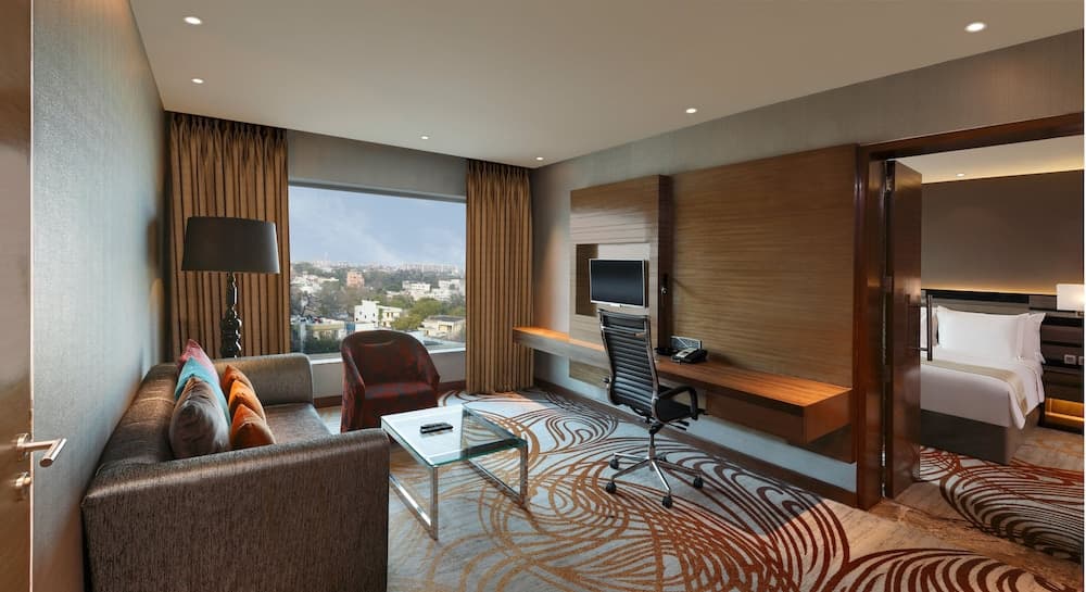 King Suite Smoking