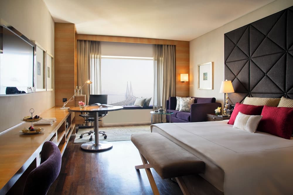 Club King Sea View Room