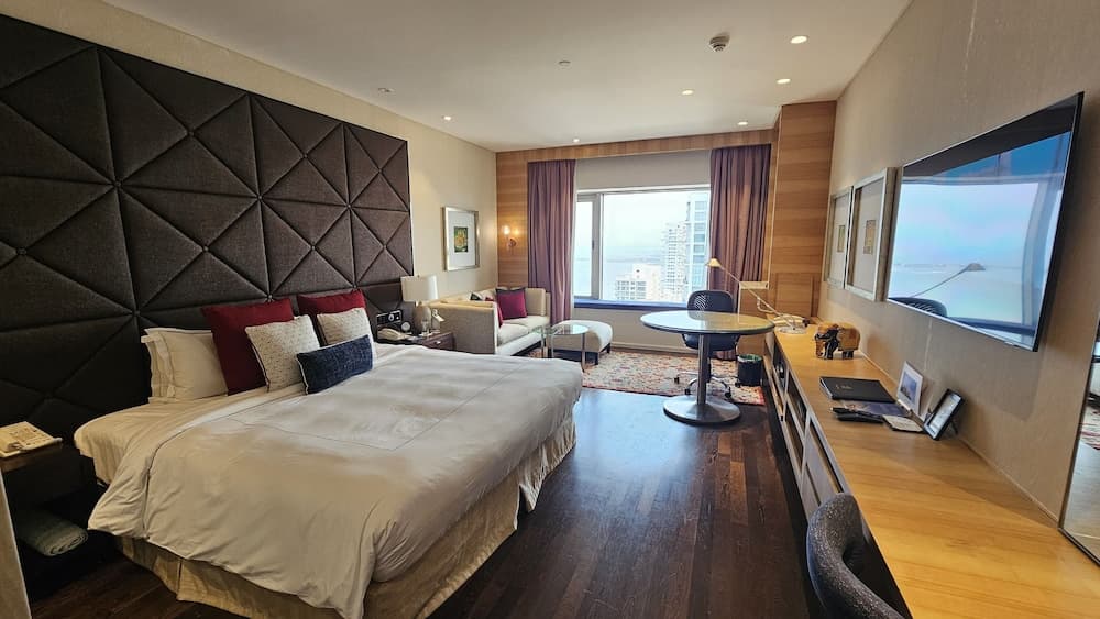 Club King Room