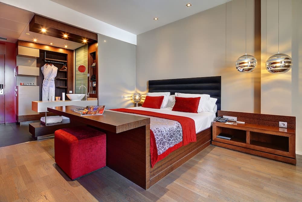 Standard Queen City View Room