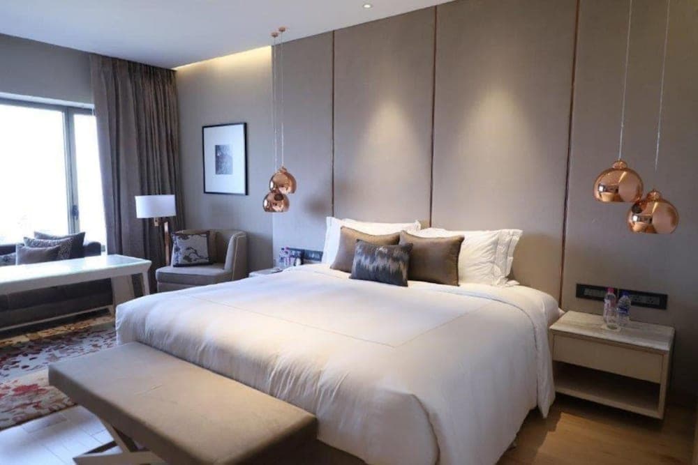 Serene Infinity Sea View King Bed