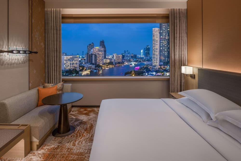 Deluxe King River View Room