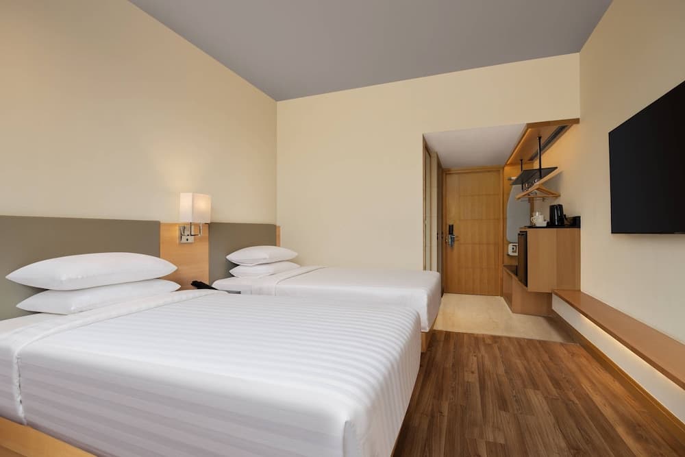 Twin City View Room