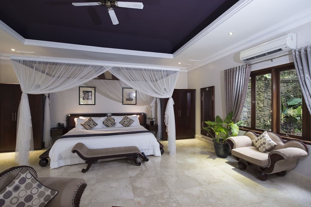 Pool Suite
