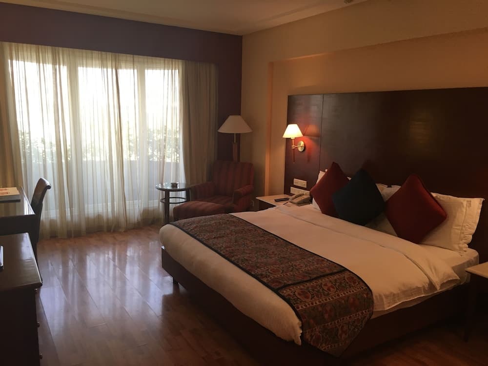 Club King Room