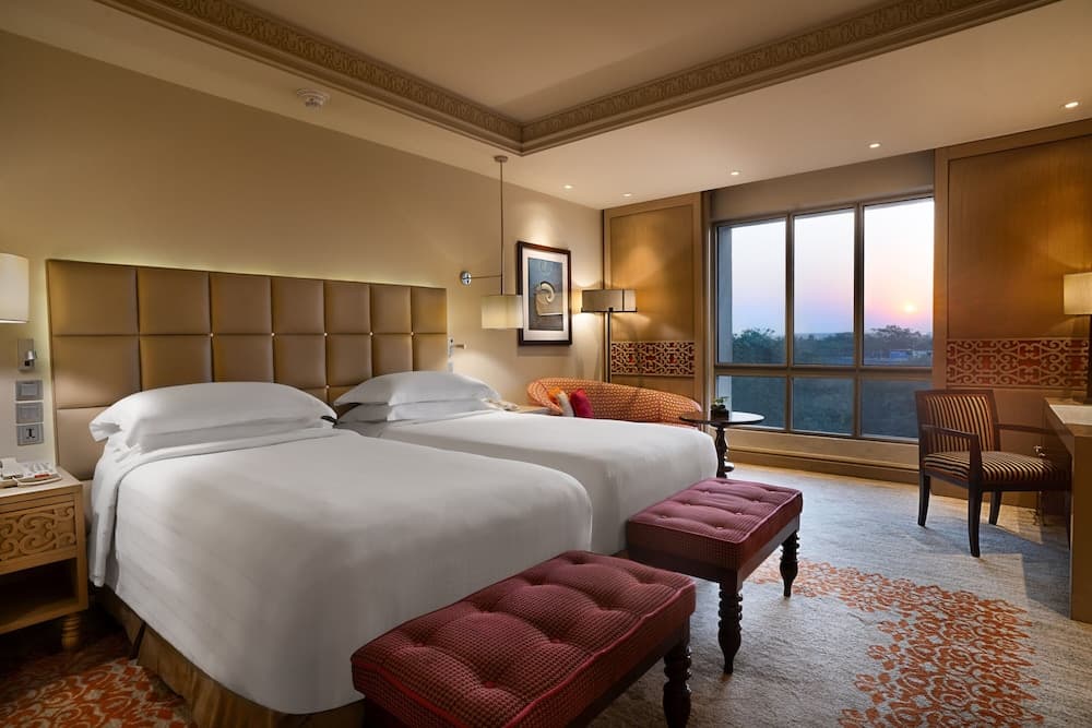 Executive King City View Room