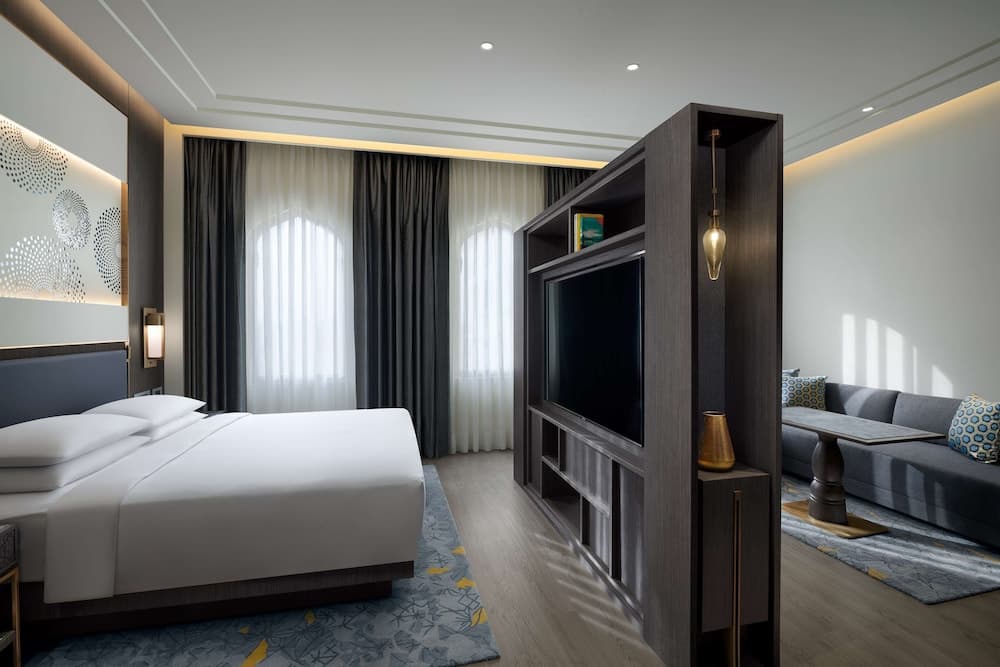 Club King Room