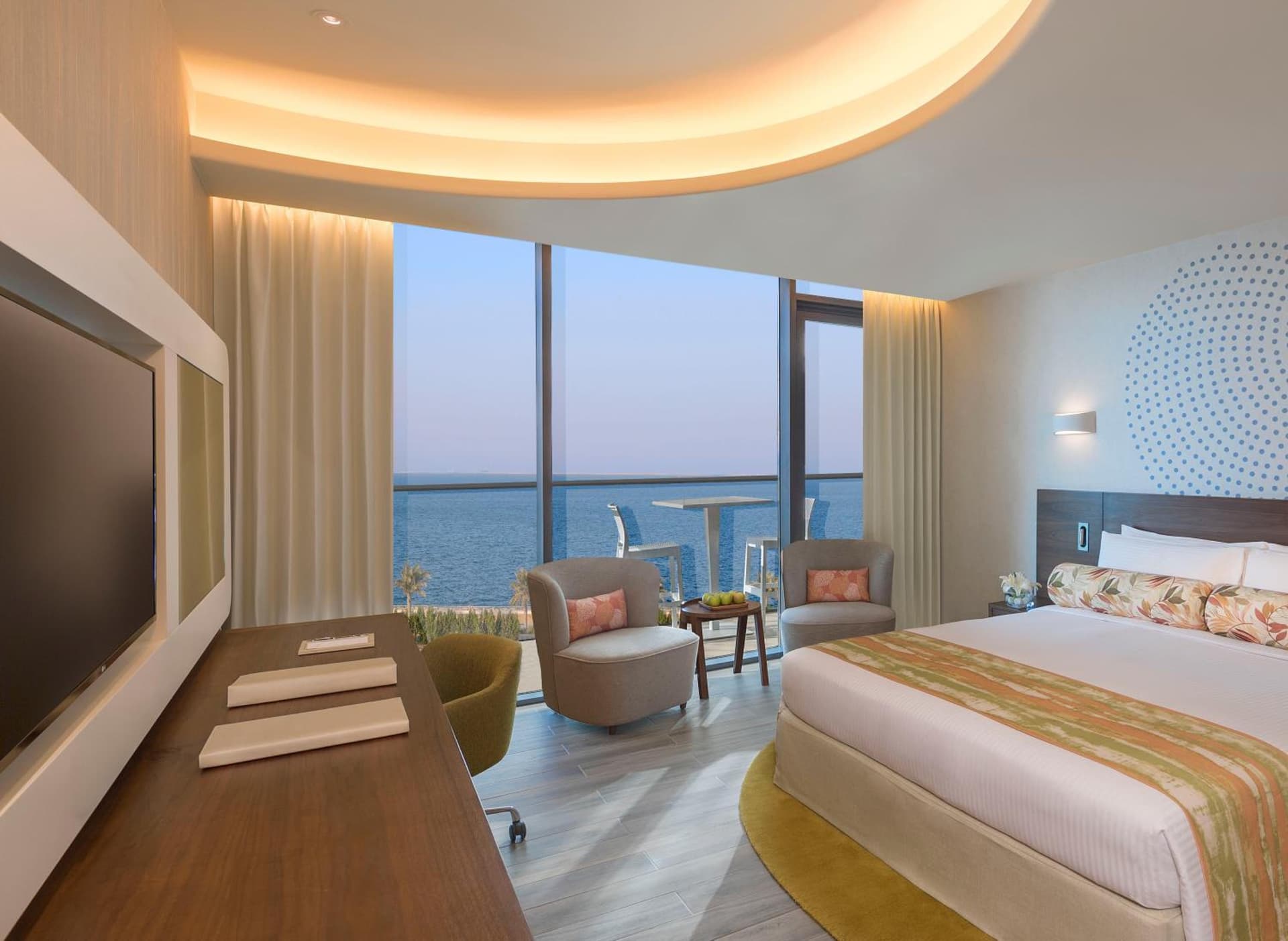 Deluxe King Sea View Balcony Room