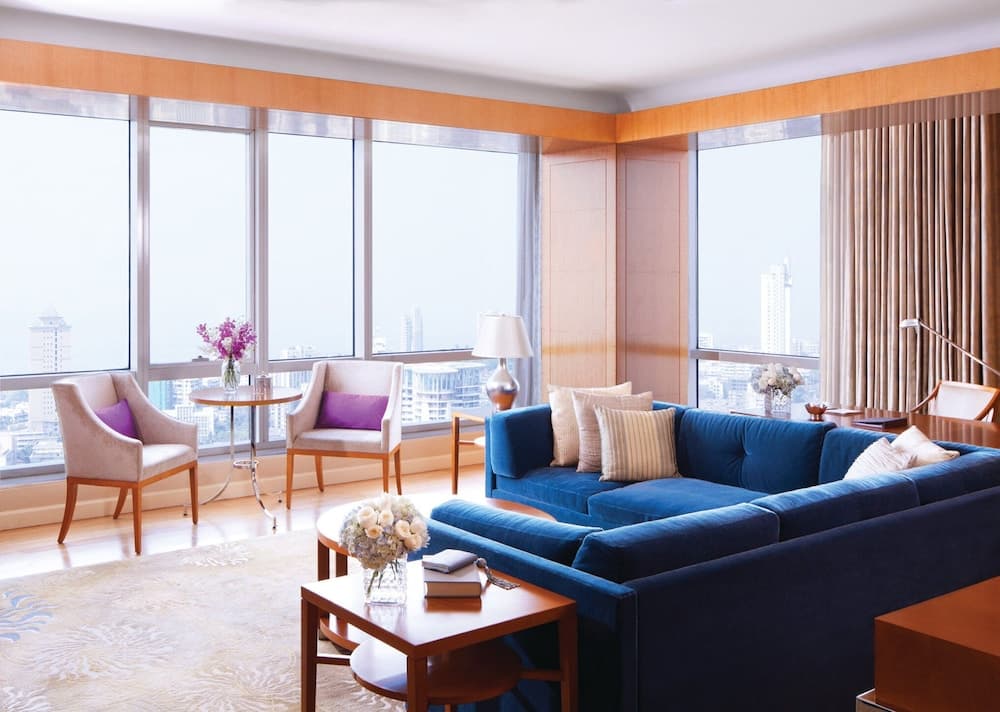 Deluxe King Sea View Room