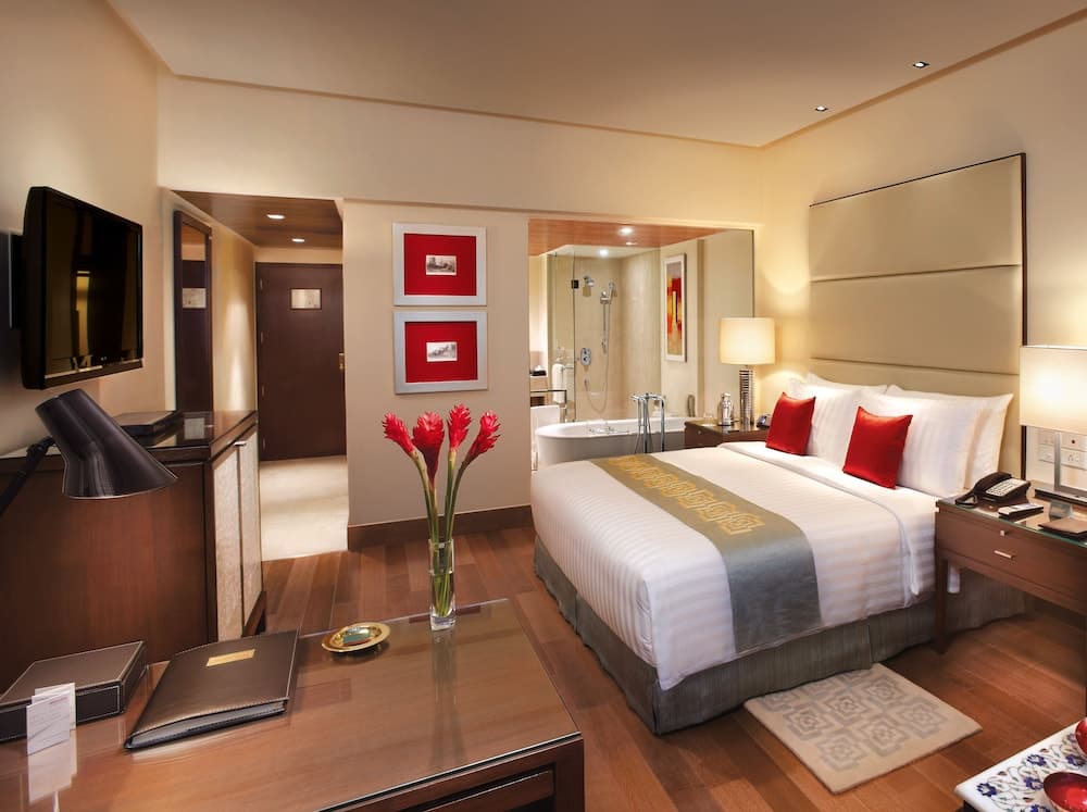 Deluxe Queen Room