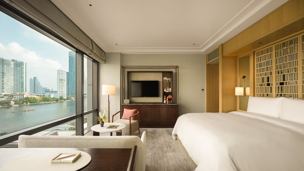 Room, 1 King Bed (Riverfront)