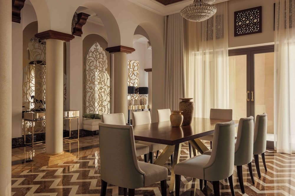 Villa King Or Twin Pool View Room