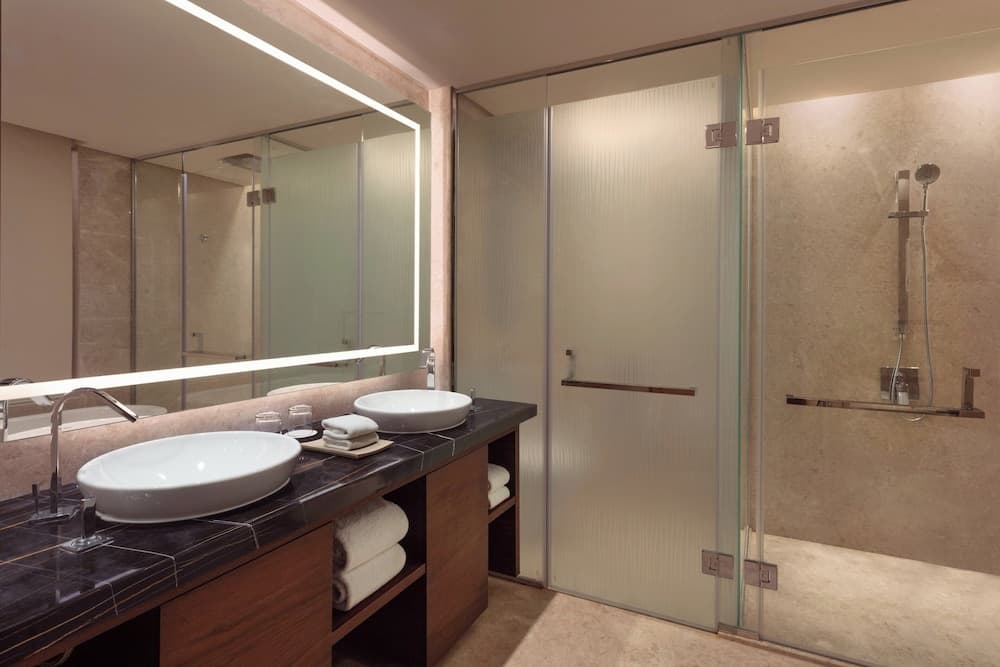 Twin City View Room