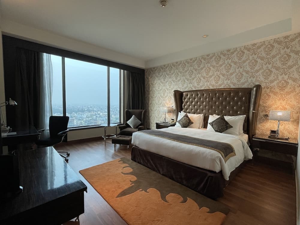 Business King Room