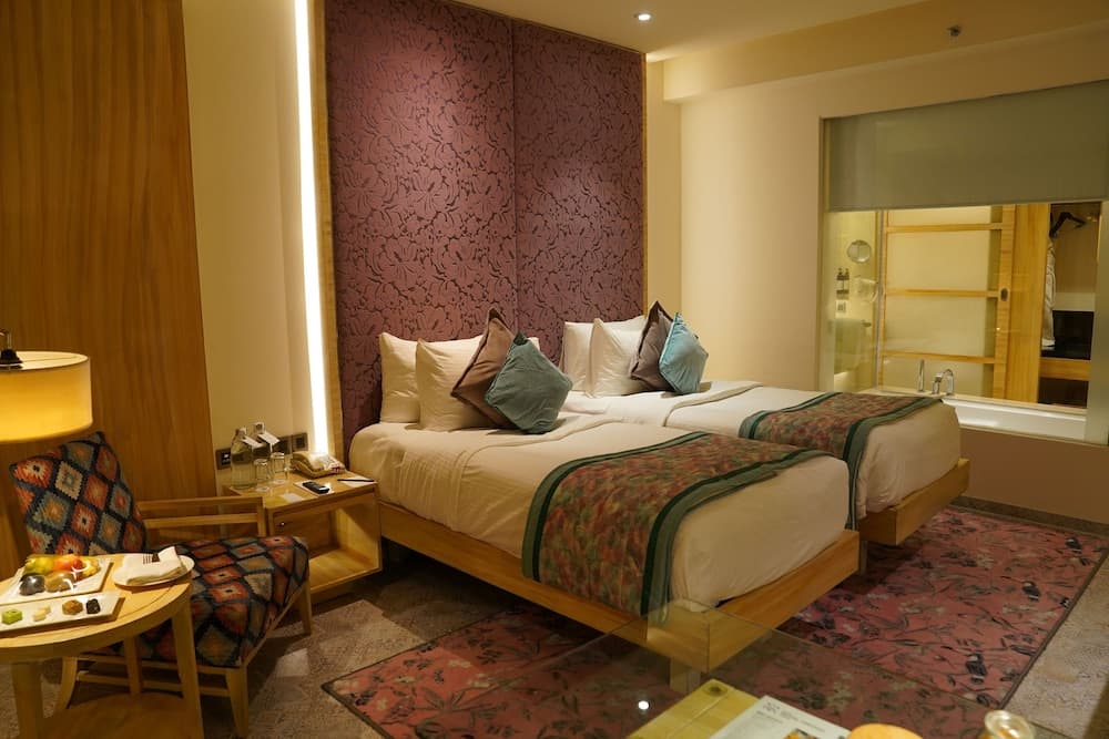 Club King Room