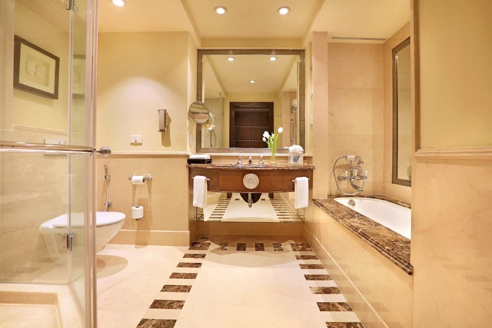 Executive Double Pool View Room