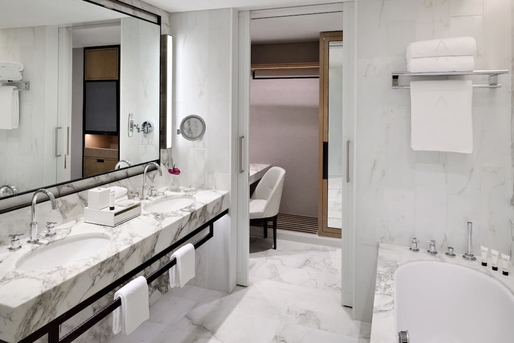 Premier King Room