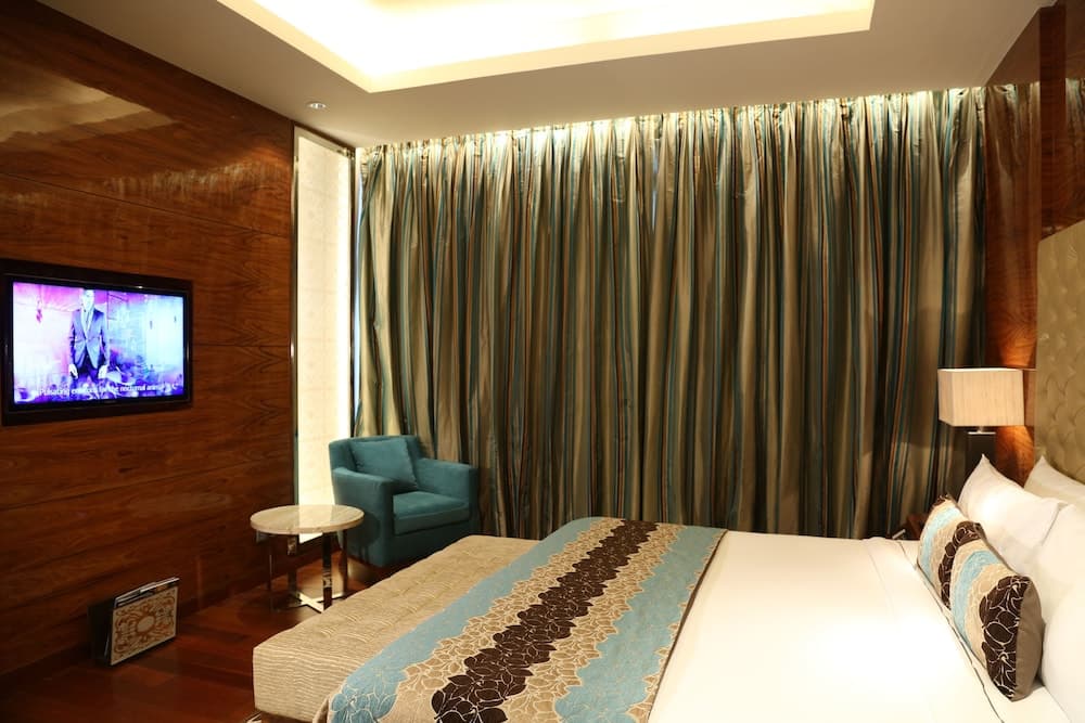 Luxury Room King Bed with Bath Tub 1 King Bed