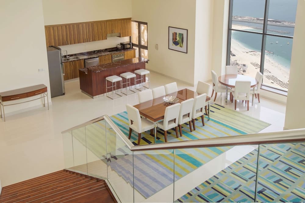 King Bed Sea View