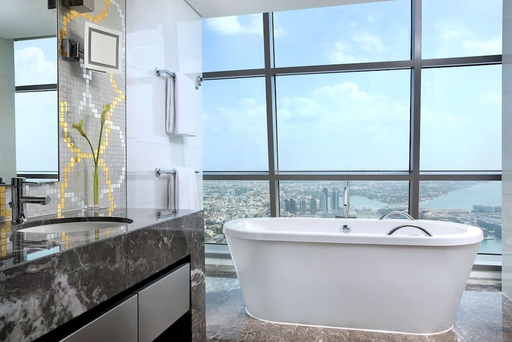 Deluxe King Sea View Room