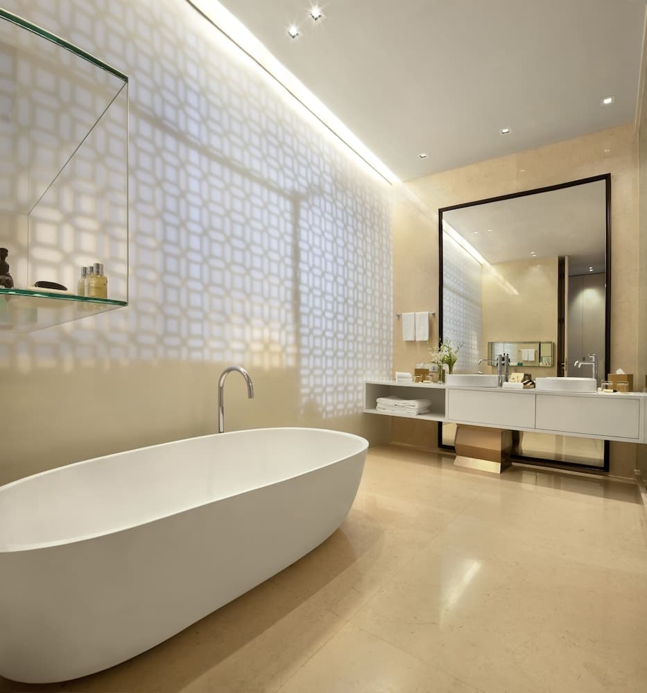 Suite King Sea View Room