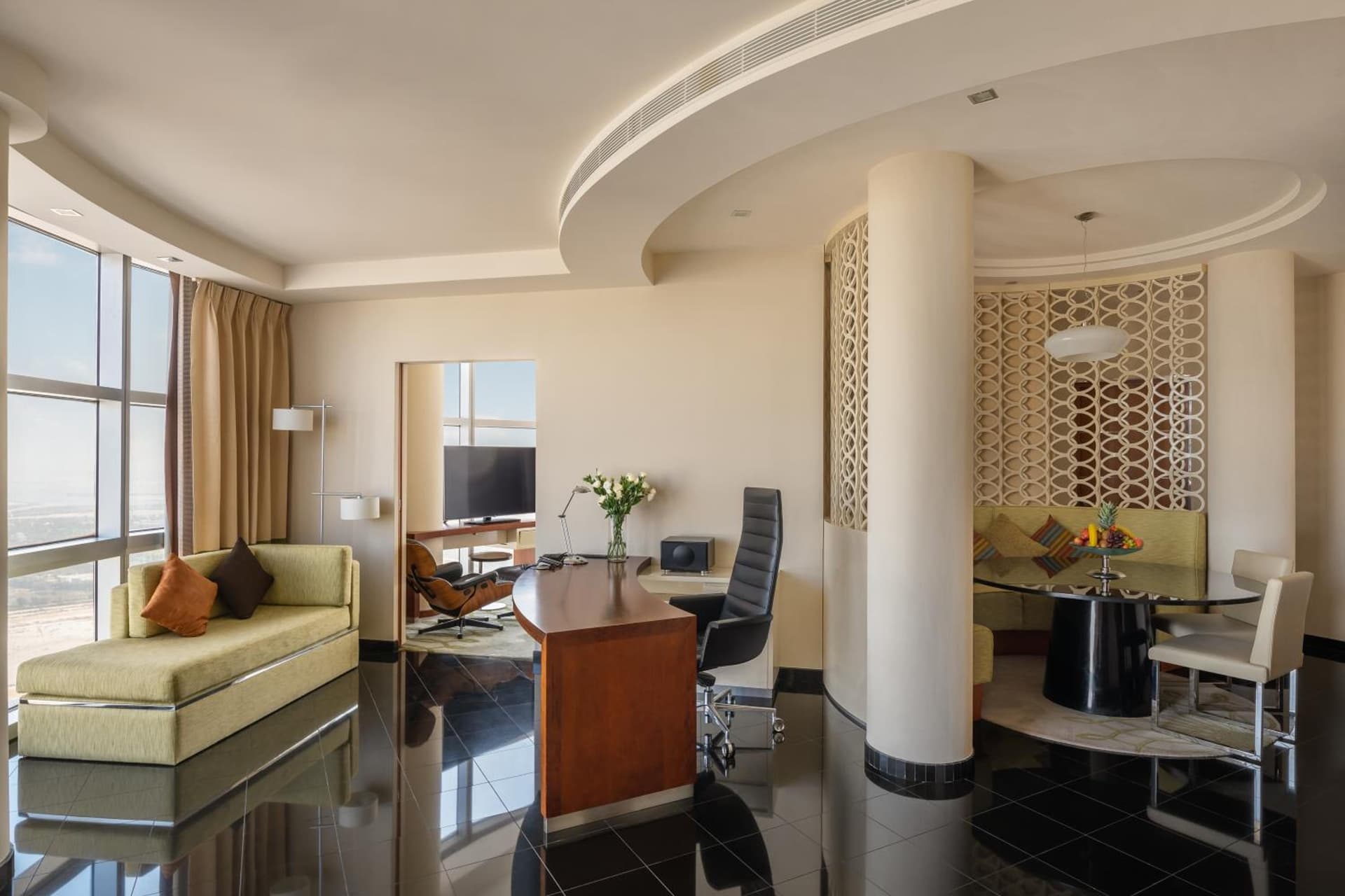 Suite Queen Room
