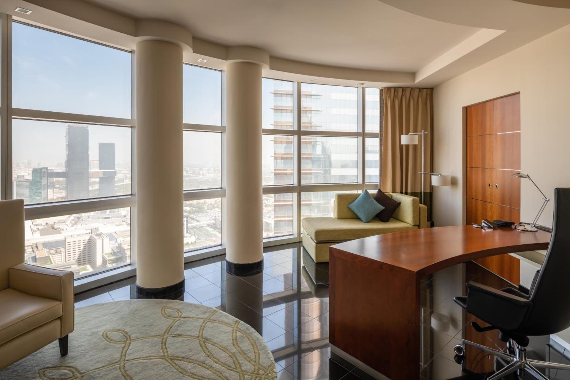 Suite Queen Room